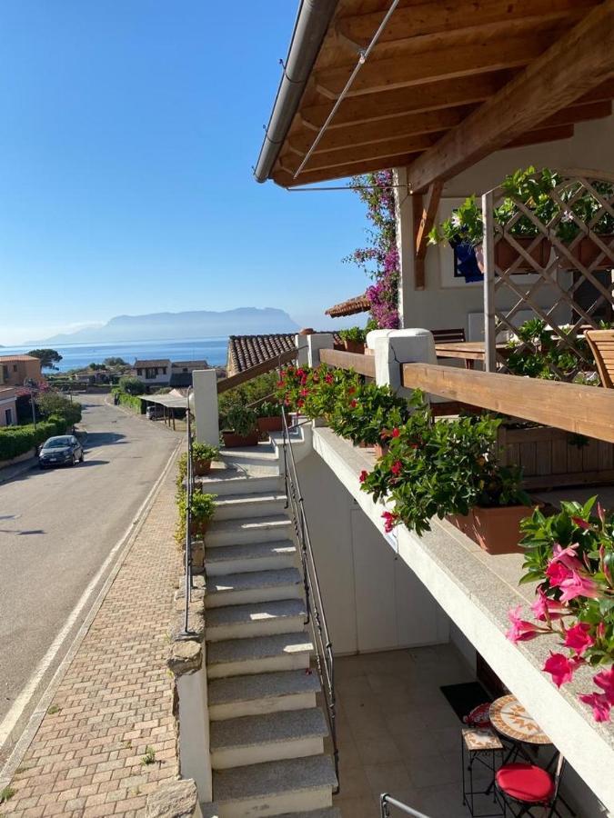 Blue Portrait House Apartment Golfo Aranci Exterior photo