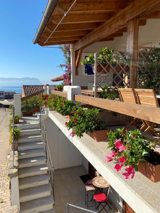 Blue Portrait House Apartment Golfo Aranci Exterior photo