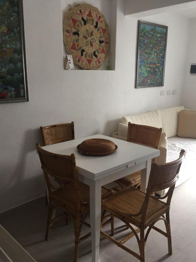 Blue Portrait House Apartment Golfo Aranci Exterior photo