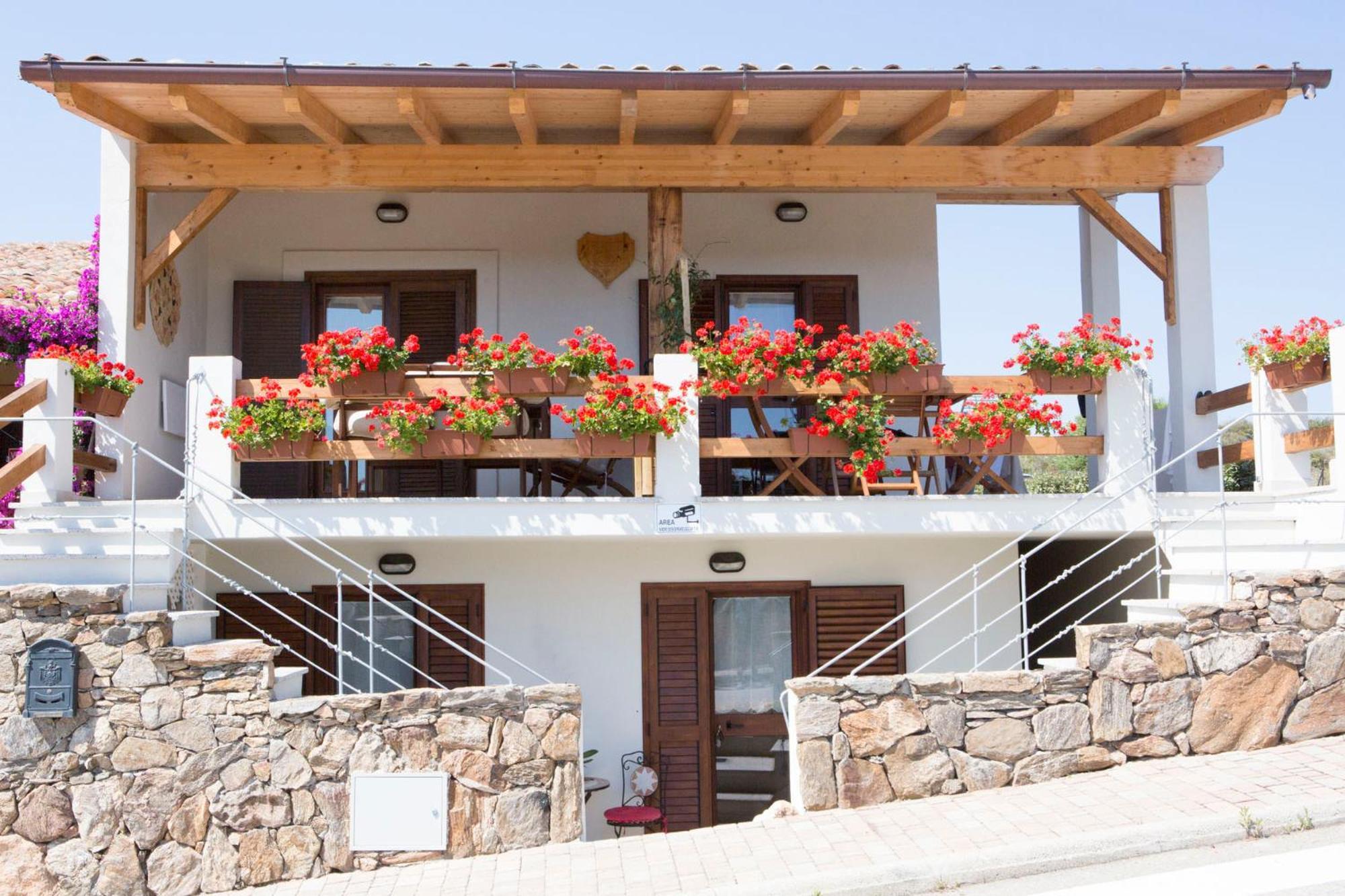 Blue Portrait House Apartment Golfo Aranci Exterior photo
