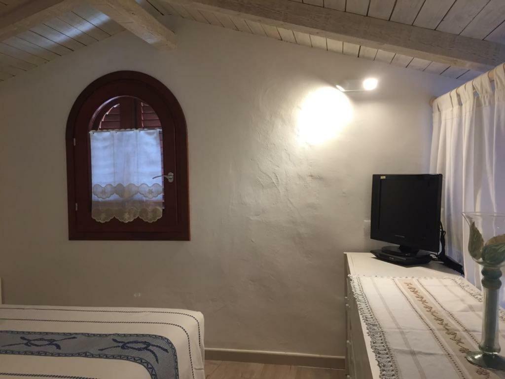 Blue Portrait House Apartment Golfo Aranci Exterior photo