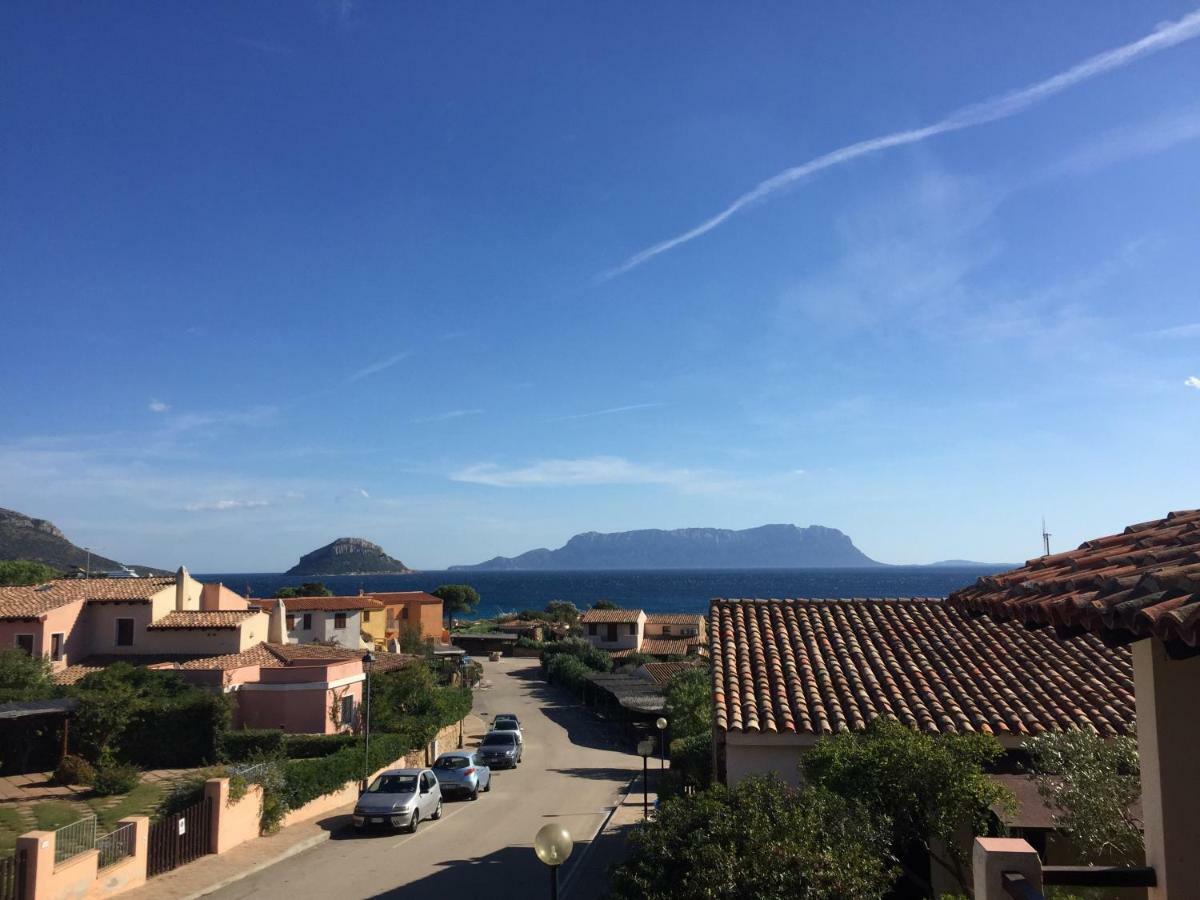 Blue Portrait House Apartment Golfo Aranci Exterior photo