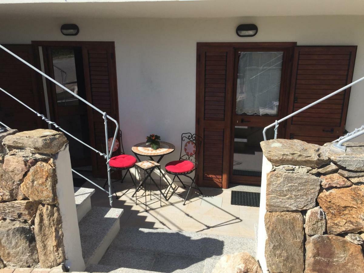 Blue Portrait House Apartment Golfo Aranci Exterior photo