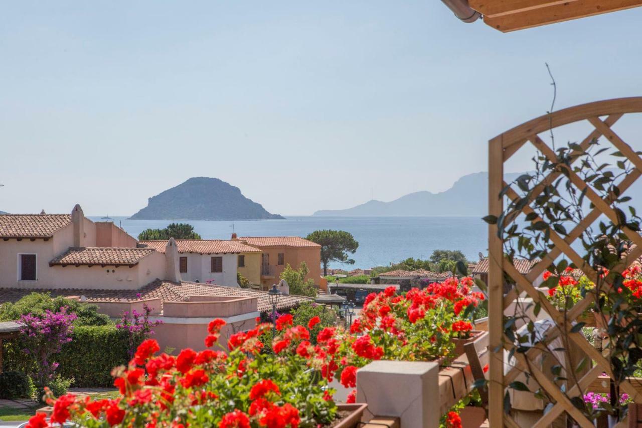 Blue Portrait House Apartment Golfo Aranci Exterior photo