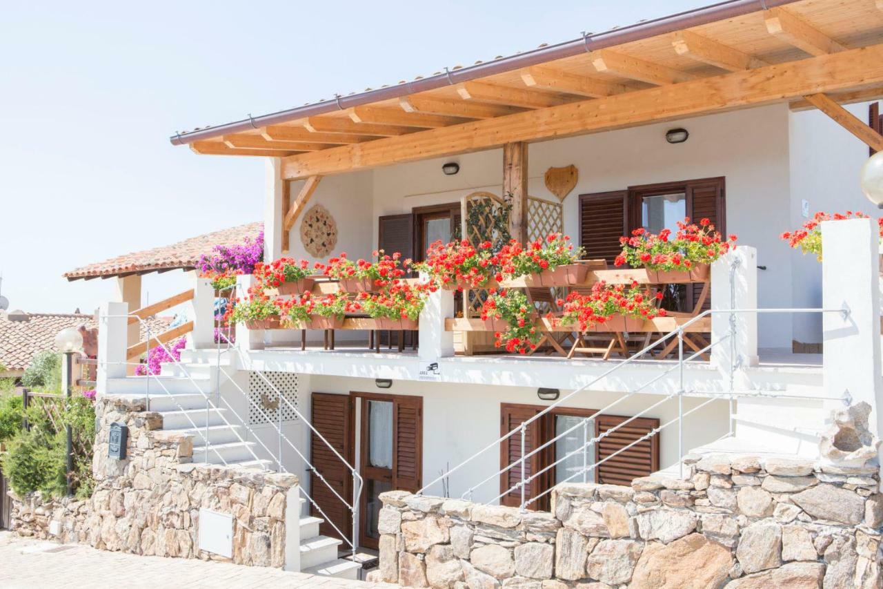 Blue Portrait House Apartment Golfo Aranci Exterior photo