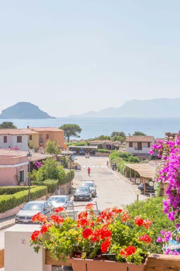 Blue Portrait House Apartment Golfo Aranci Exterior photo
