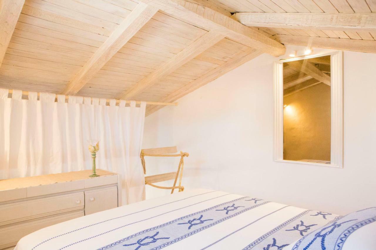 Blue Portrait House Apartment Golfo Aranci Exterior photo