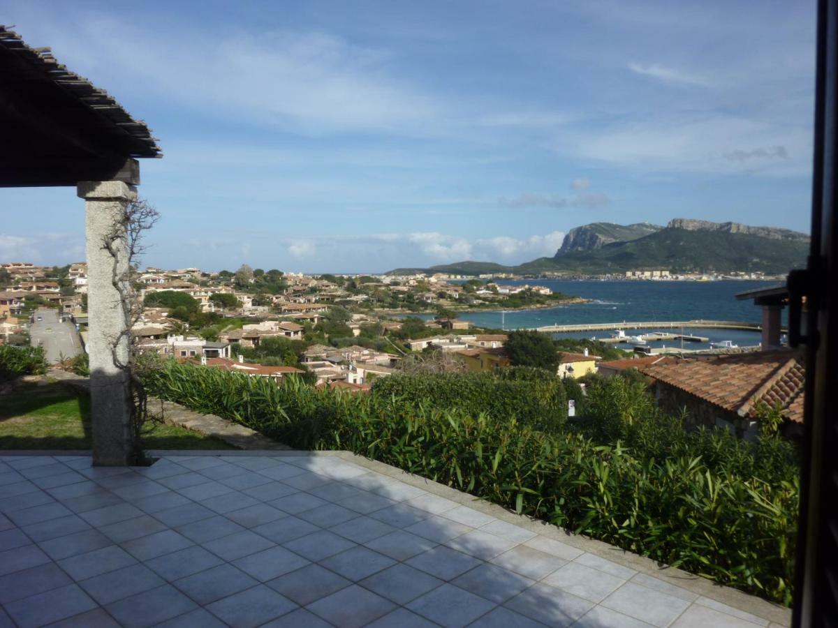 Blue Portrait House Apartment Golfo Aranci Exterior photo